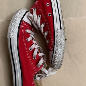 Red low rise converse size 3 youths